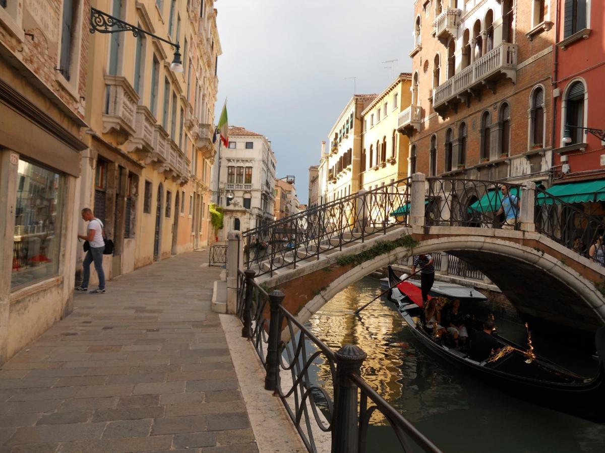 Ca Della Musica Venezia Santa Croce Apartment ภายนอก รูปภาพ